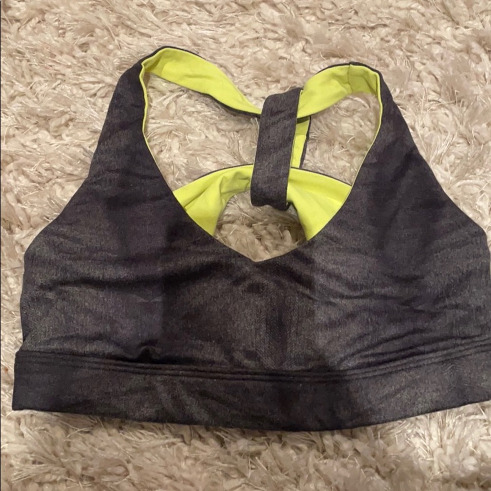 Athletic sports bra